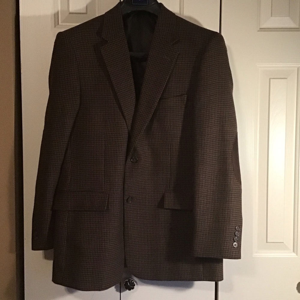 Elegant Men's Brown Checkered Blazer